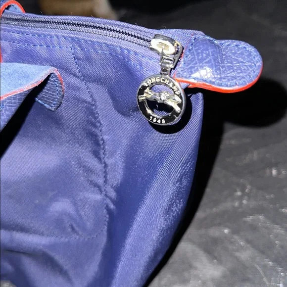 Longchamp Navy Blue zip tote with red details and silver hardware - Picture 6 of 16